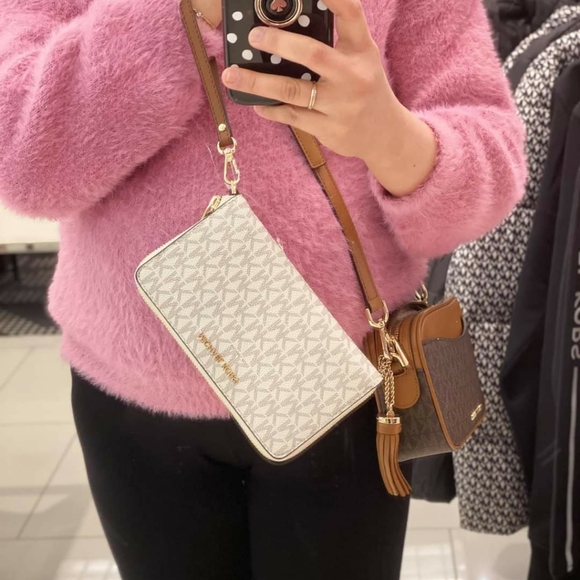 MICHAEL KORS PHONE WALLET WRISTLET - Picture 4 of 4